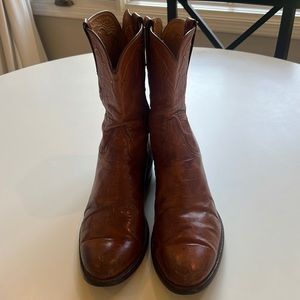 Mens Lucchese classic boots size 11.5. Worn but still have life left in them.